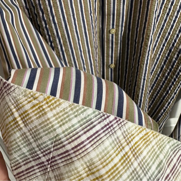 Robert Graham flip cuff dress shirt, XXL, textured front, stripe, office, date - Picture 4 of 15